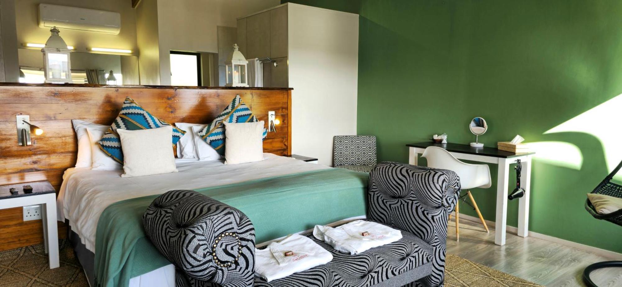 Elephant Hide Of Knysna Guest Lodge Exterior photo
