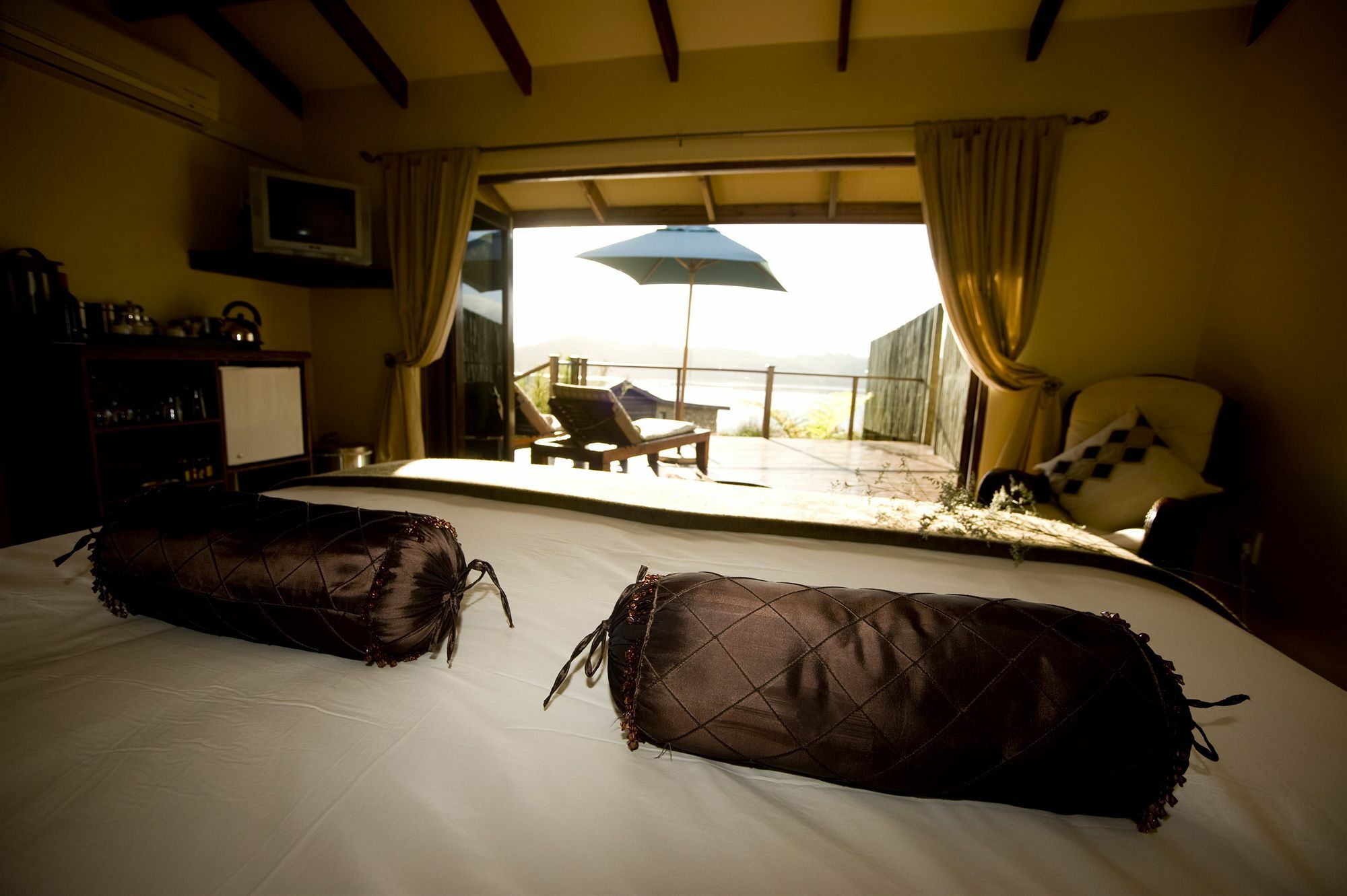 Elephant Hide Of Knysna Guest Lodge Exterior photo