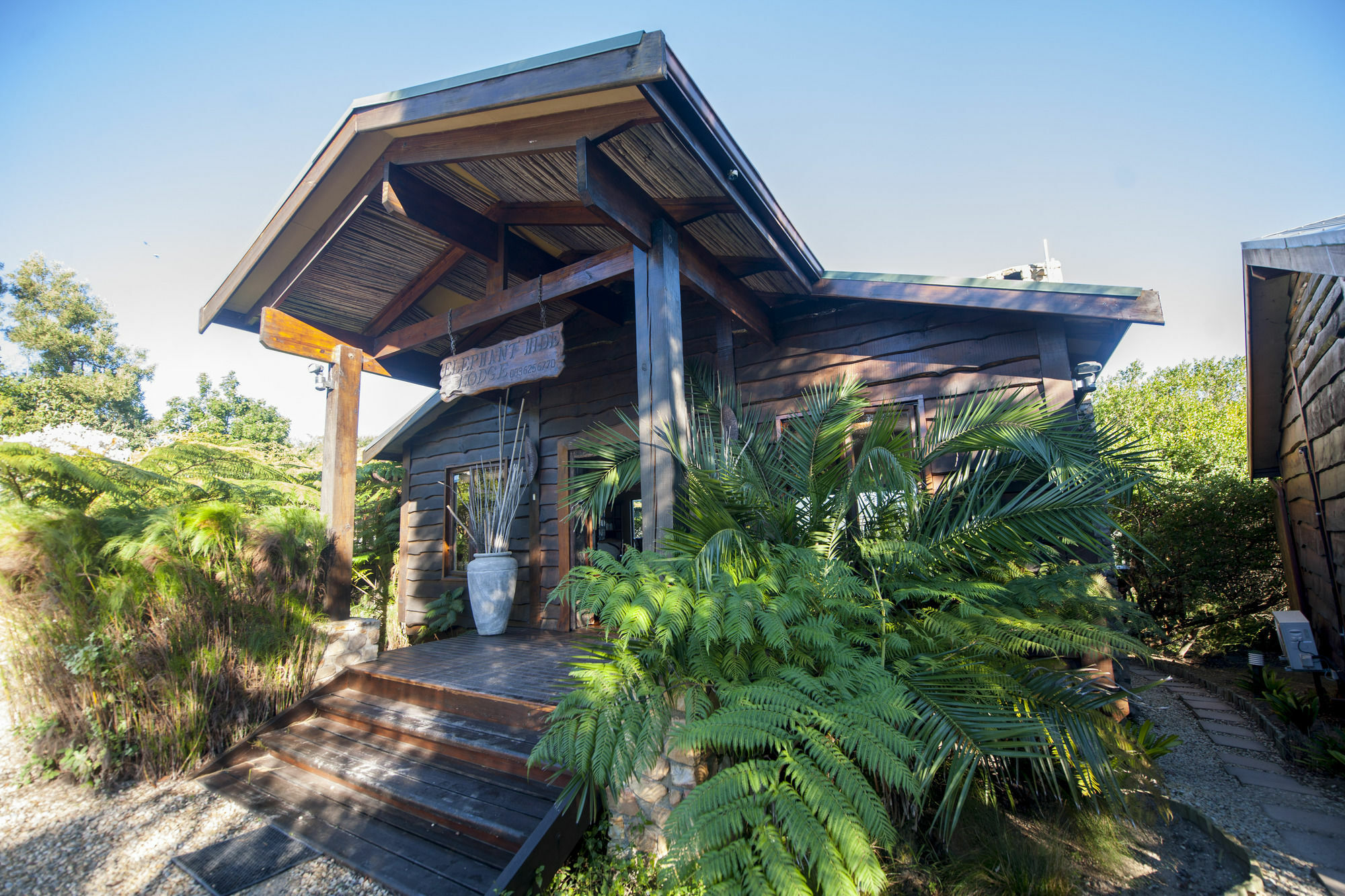 Elephant Hide Of Knysna Guest Lodge Exterior photo